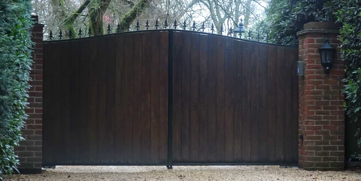 AUTOMATED WOODEN GATES